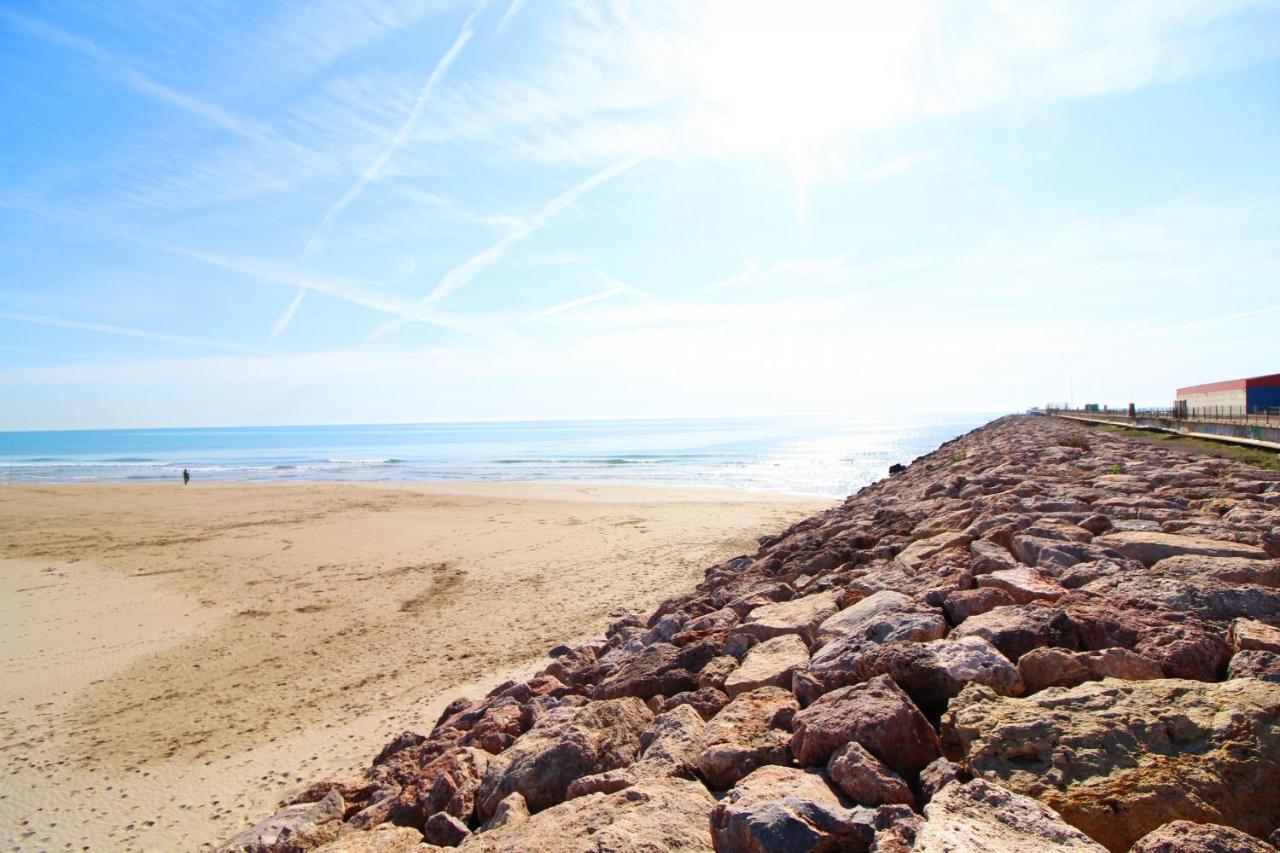 Global Properties, Estudio Para Parejas En La Playa Del Puerto De Sagunto Exterior photo