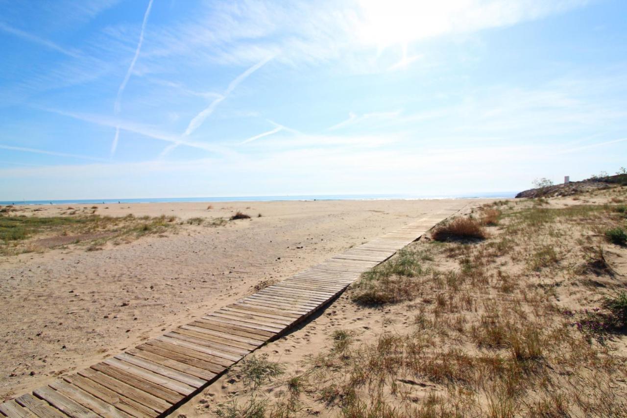 Global Properties, Estudio Para Parejas En La Playa Del Puerto De Sagunto Exterior photo